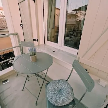 Plane Tree House Villa