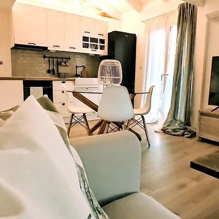 Plane Tree House * Proti