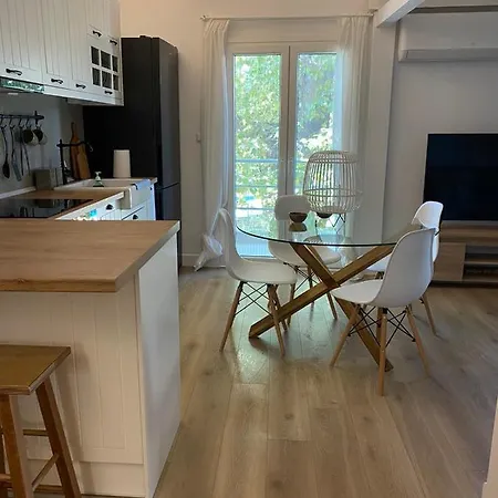 Plane Tree House Villa