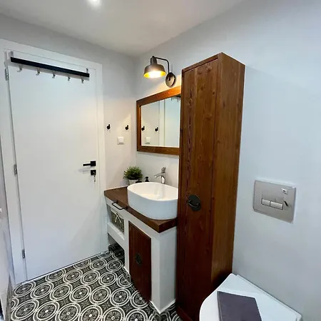 Plane Tree House * Proti