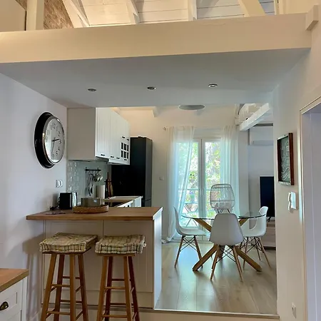 Villa Plane Tree House