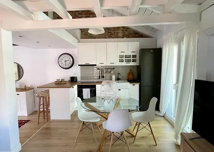 וילה Plane Tree House Proti